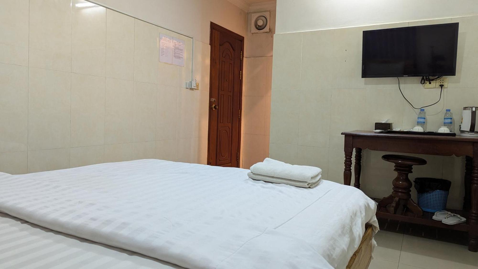 Empire House, Phnom Penh Otel Dış mekan fotoğraf